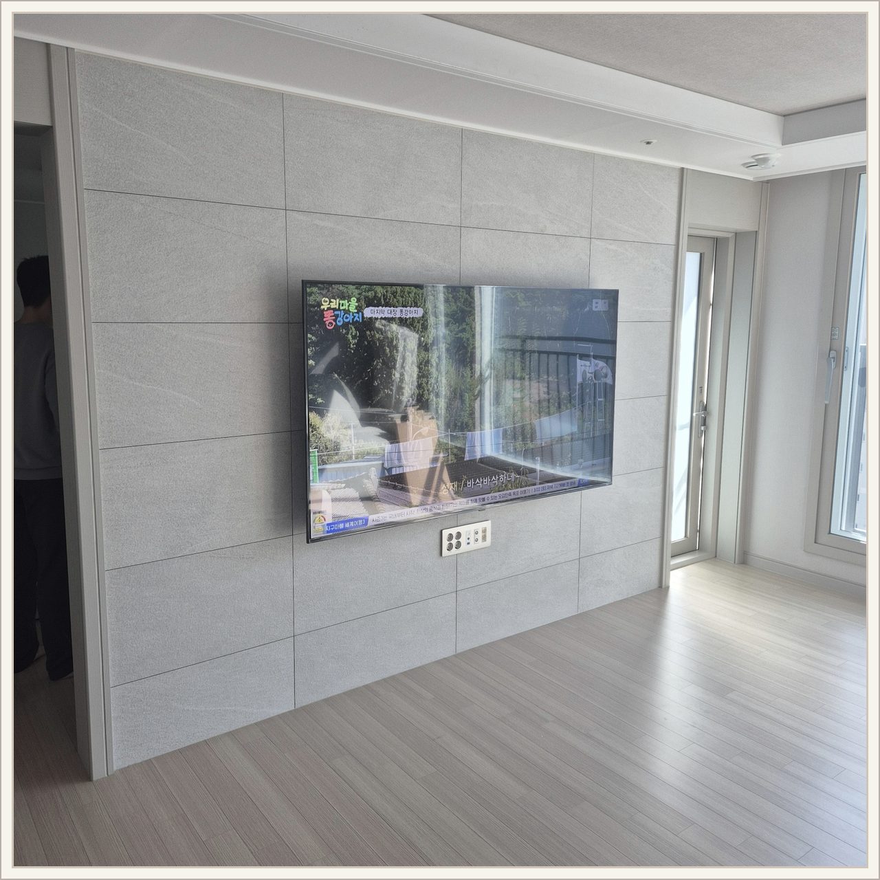 LG77인치 사운드바 거치 설치 사진 3